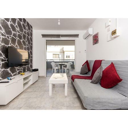 Holiday Apartment Larnaca Ngoại thất bức ảnh